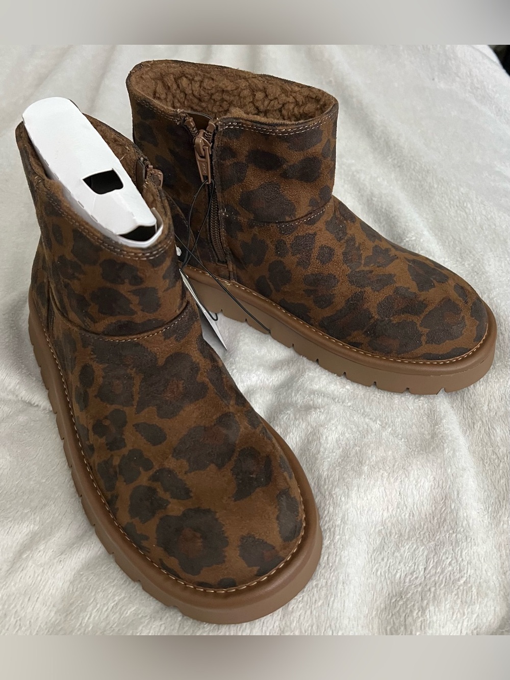 NWT Universal Threads Leopard Print Ankle Booties with Memory Foam